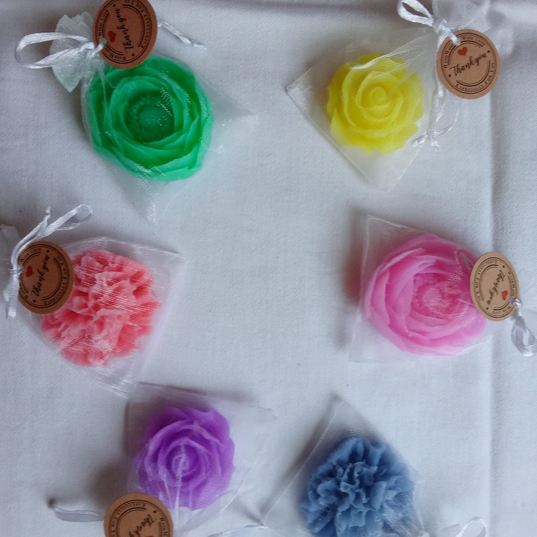 Trandafiri organza colorați